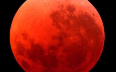 العالم يترقب “القمر الدموي” الشهر المقبل