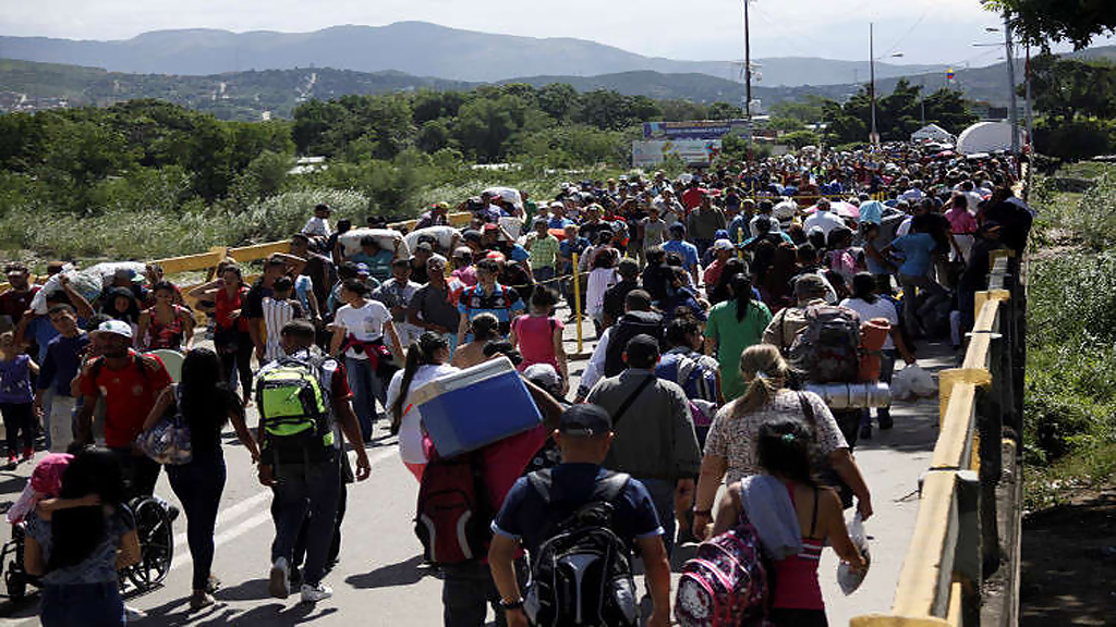 نزوح 16 ألف شخص من جراء المعارك على الحدود بين كولومبيا وفنزويلا