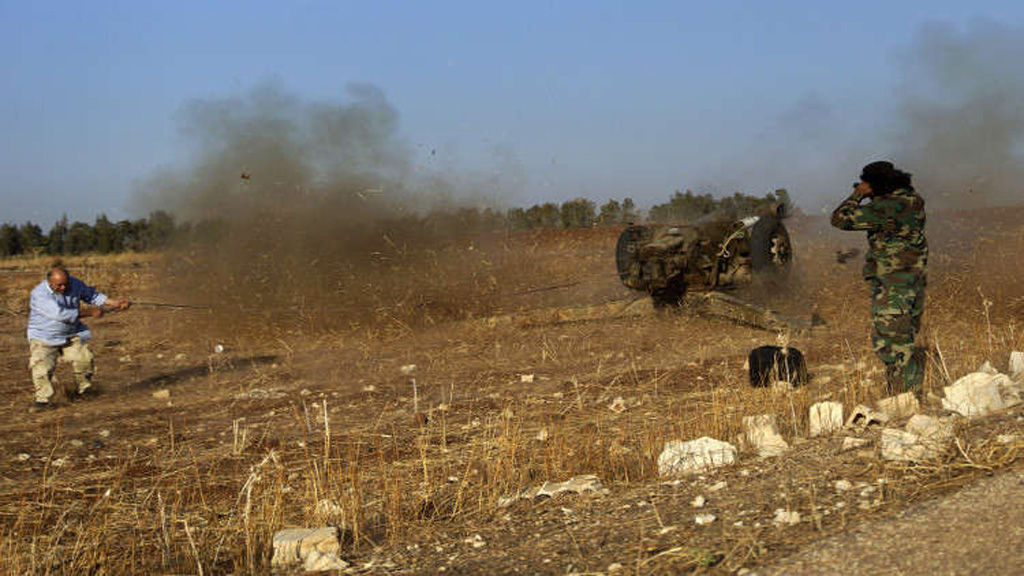 الفصائل المسلحة في “بصرى الشام” تبدأ بتسليم أسلحتها الثقيلة للجيش السوري