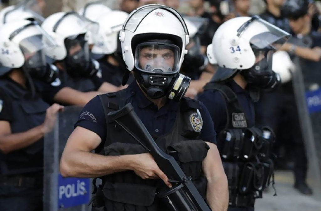 “حملة أمنية واسعة” في تركيا لاعتقال نحو 140 شخصاً