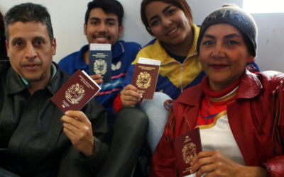 97 فنزويليا يعودون من البيرو في طائرة أرسلها مادورو