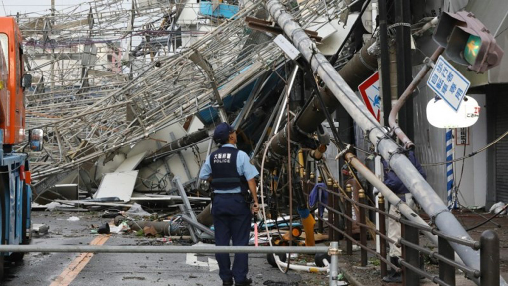 تسعة قتلى وأضرار جسيمة في أقوى إعصار يضرب اليابان منذ ربع قرن