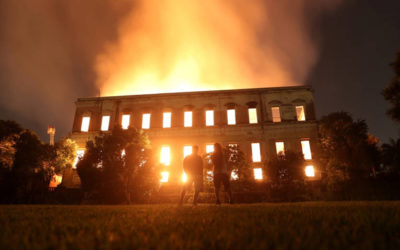 نشوب حريق هائل في المتحف الوطني بريو دي جانيرو