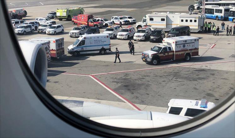 طيران الإمارات: جميع ركاب طائرتنا بنيويورك غادروها بعد إخضاعهم لفحص طبي