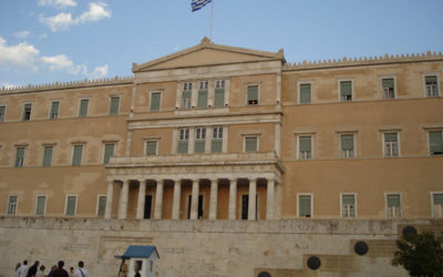 اليونان تبنت ميزانيتها الأولى بعد خروجها من الأزمة المالية