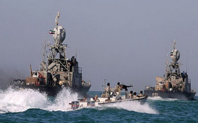 البحرية الإيرانية: غرق سفينة تدريب حربية قرب ميناء جاسك بعد اندلاع حريق فيها