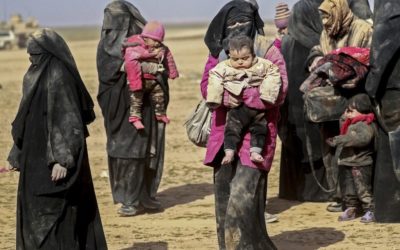 جدٌّ سويدي عثر على أحفاده الـ 7 من ابنته “الداعشية” في سوريا!