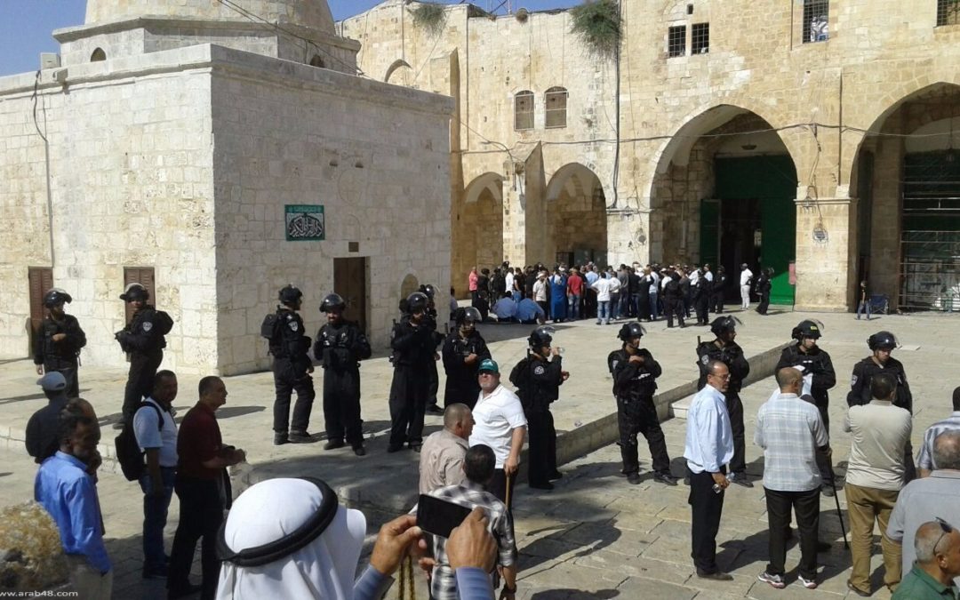 الاحتلال يفرض اجراءات مشددة في القدس القديمة وعشرات المستوطنين يقتحمون الأقصى