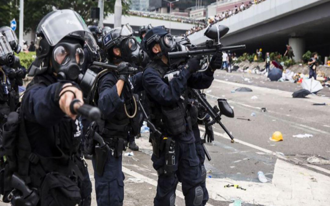 توقيف خمسة أشخاص في هونغ كونغ بعد مواجهات جديدة مع الشرطة