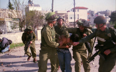 30 جنديا صهيونيا لاعتقال طفل فلسطيني!