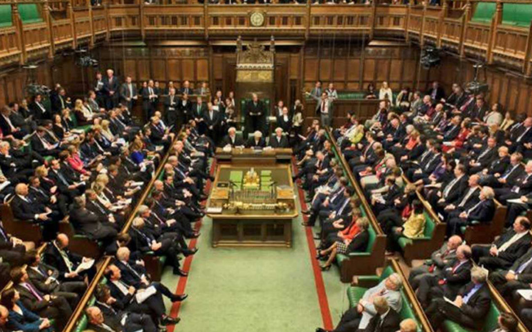 نواب في البرلمان البريطاني: نطالب الحكومة بتقديم أدلة تؤكد ضرورة فرض وثائق كوفيد-19