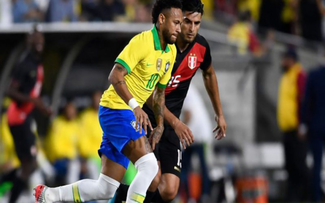 هدف متأخر يمنح بيرو الفوز على البرازيل