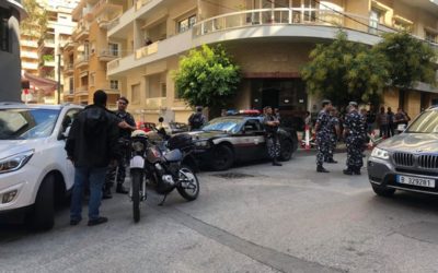 مُحاصرة منزل الوزير محمد شقير من قبل المتظاهرين واعتصام امام مبنى الواردات