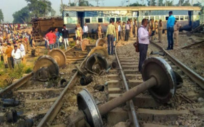 مقتل 15 شخصا في اصطدام قطارين في بنغلادش