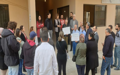 إعتصام لاساتذة وموظفين في حلبا احتجاجا على عدم تحويل اعتمادات الطبابة والتعليم