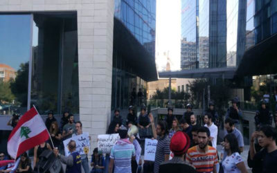 اعتصامان للمحتجين امام مبنيي شركة TOUCH في وسط بيروت وكورنيش النهر