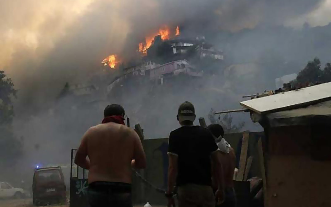 حريق يدمر 245 منزلا في تشيلي