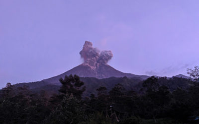 إغلاق مطار في إندونيسيا بعد ثوران بركان على جزيرة جاوة