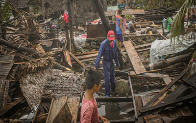 إعصار قوي يجبر 140 ألف شخص على مغادرة منازلهم في الفيلبين