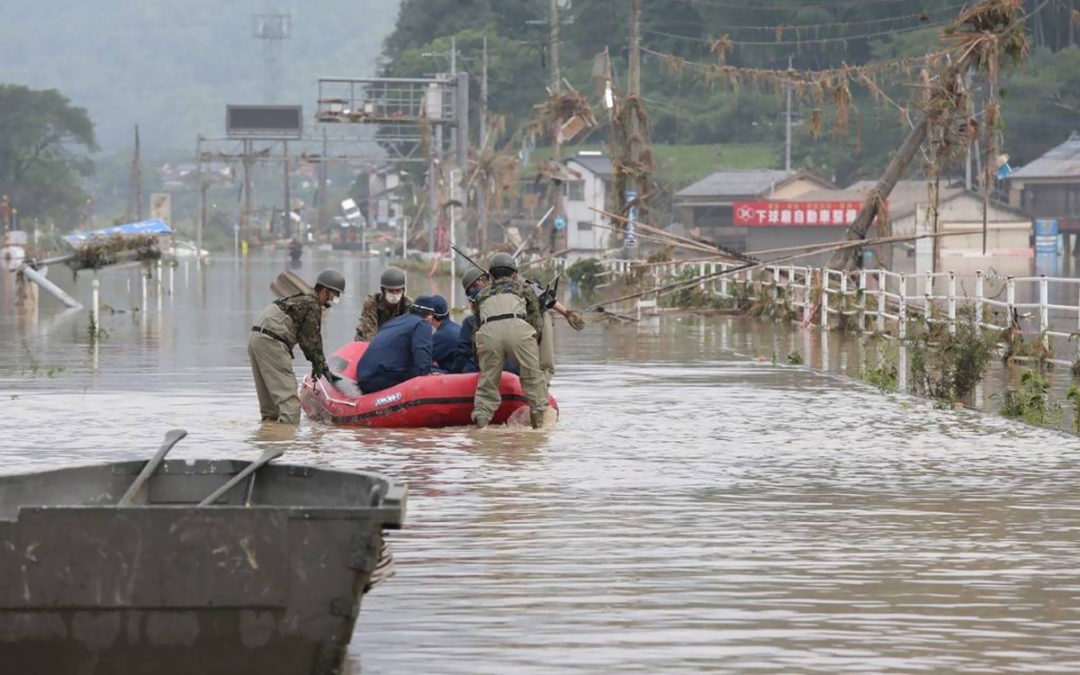 فيضانات اليابان اودت ب50 شخصا وعناصر الإنقاذ يسابقون الزمن