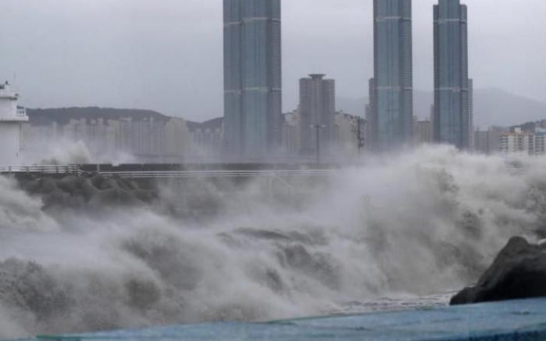 بعد تراجعه إلى عاصفة.. الإعصار “سالي” يسقط أمطارا غزيرة على جنوب شرق أمريكا