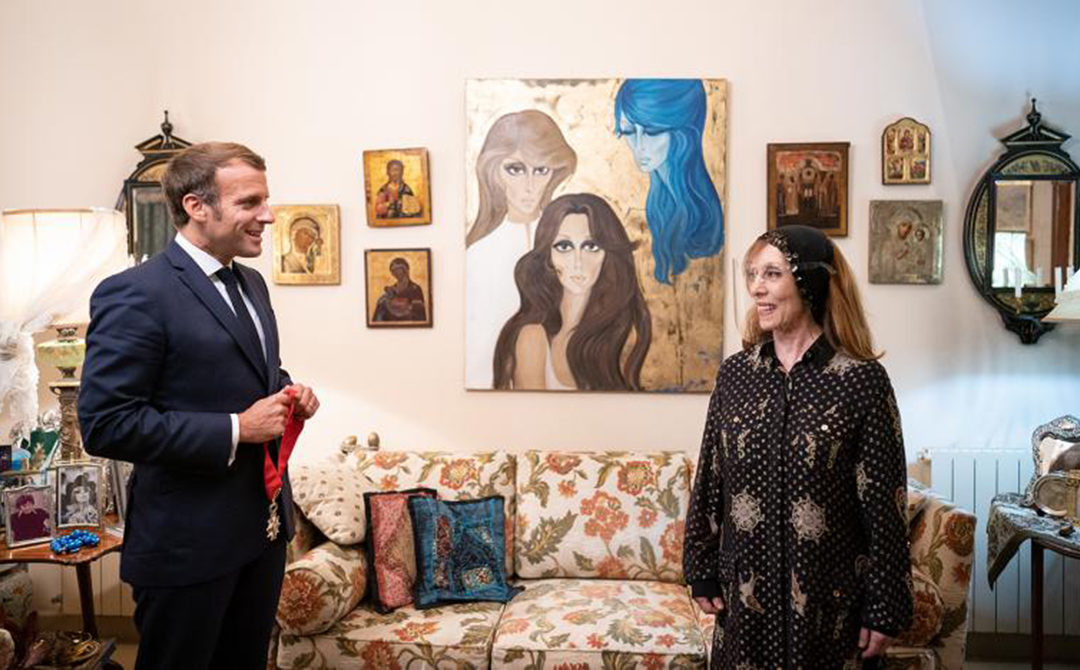 فيروز جمعت اللبنانيين على حبّها… كيف تفاعل الفنانون مع زيارة ماكرون لها؟