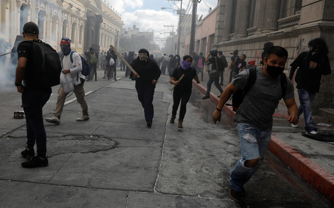 استمرار التظاهرات المطالبة بتنحي الرئيس في غواتيمالا