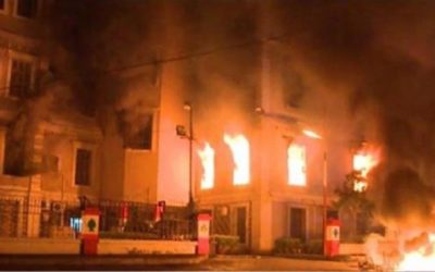 ليل طرابلس يشتعل.. إحراق البلدية والمحكمة وإقتحام جامعة العزم