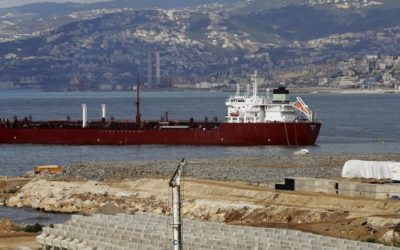 “وول ستريت جورنال”: مالكو السفن في الاتحاد الأوروبي يتسابقون لنقل النفط الروسي قبل بدء العقوبات