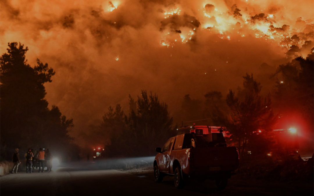 إخلاء 6 قرى جنوب اليونان بسبب حرائق الغابات