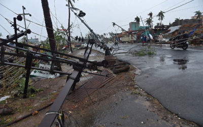 أقوى إعصار منذ 30 عاماً يضرب الهند المنهكة من كورونا