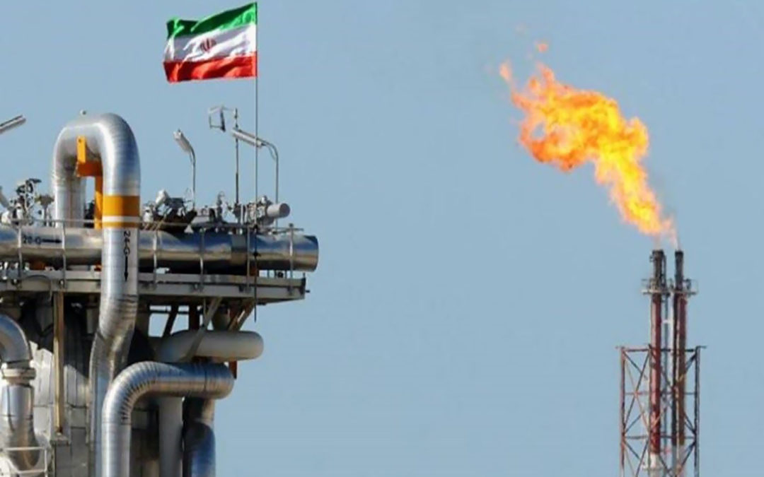 لأول مرة منذ 110 عاما.. إيران تبدأ تصدير النفط عبر مسار جديد