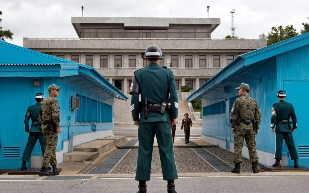 الكوريتان اعادتا تشغيل خط الاتصال الساخن بينهما عبر الحدود