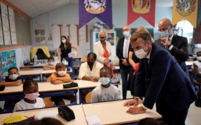فرنسا تعيد العمل بإلزامية وضع الكمامات في المدارس