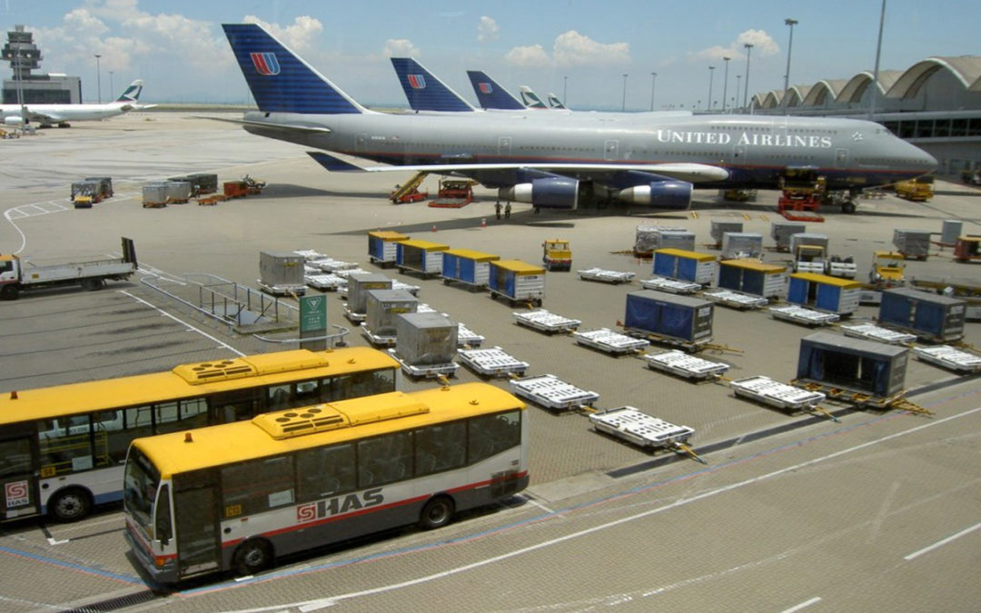 هونغ كونغ حظرت الرحلات الجوية من ثماني دول بسبب تفشي أوميكرون
