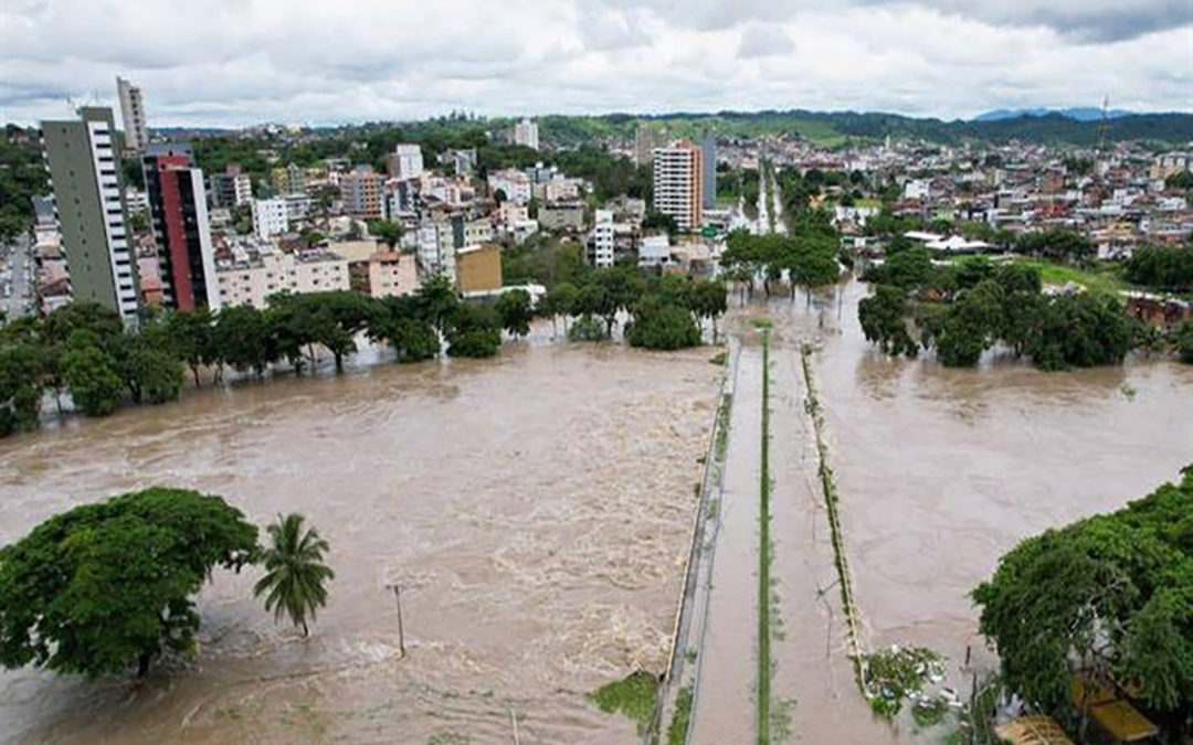 ارتفاع عدد ضحايا الفيضانات والانهيارات الأرضية في البرازيل إلى 36 قتيلا