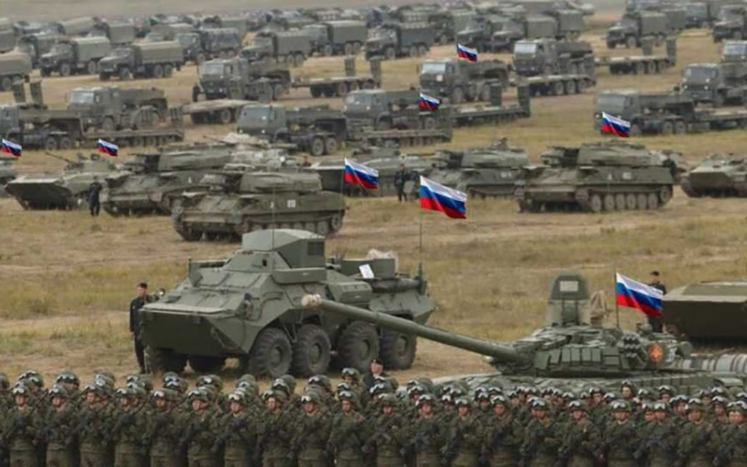 الجيش الروسي يسلم مساعدات إنسانية لسكان ضواحي مدينة تشيرنيغوف