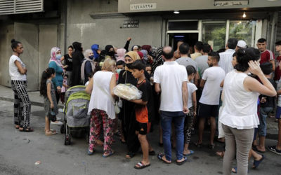 “الشرق الأوسط”: عودة التوتر بين اللبنانيين والسوريين في “صراع على الخبز”