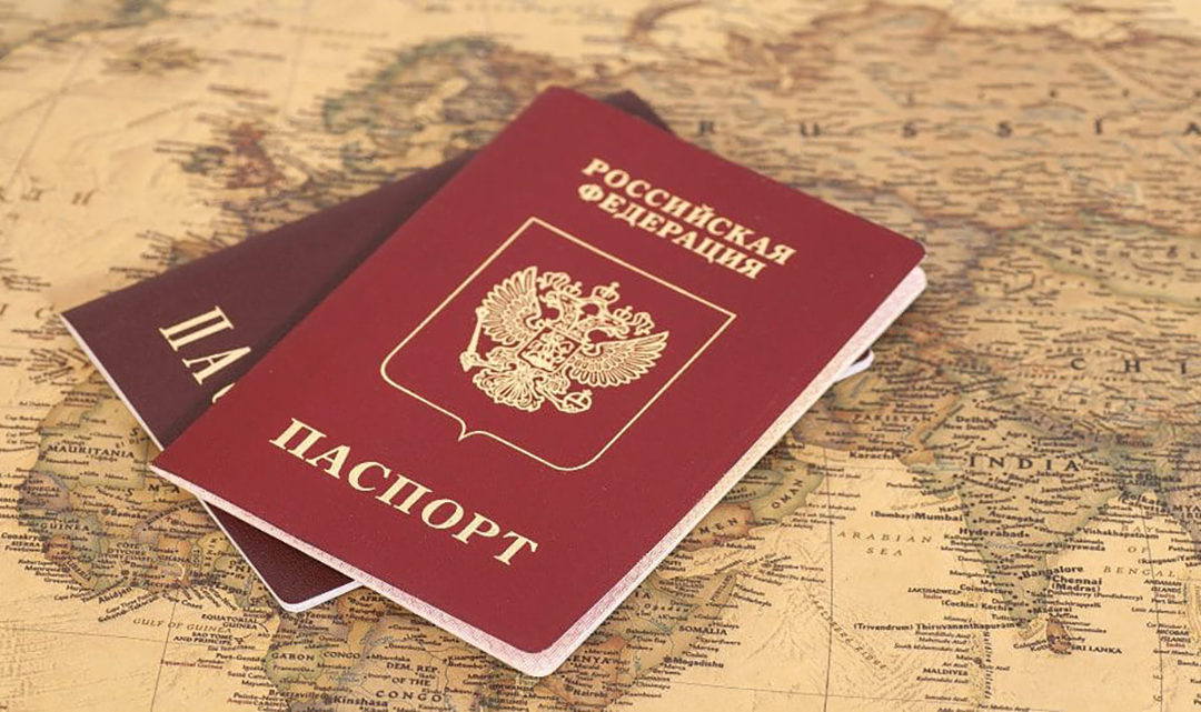 “نوفوستي”: توافد كبير من المواطنين على مراكز تسجيل الجنسية الروسية في خيرسون