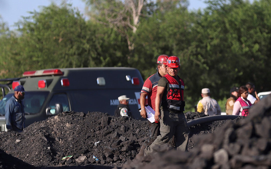 محاولات لإنقاذ 10 عمال عالقين في منجم للفحم في المكسيك بعد انهياره