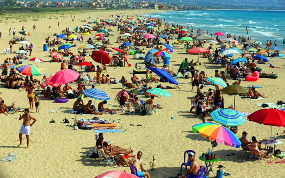 “الاخبار”: نصف الشاطئ اللبناني لا يصلح للسباحة