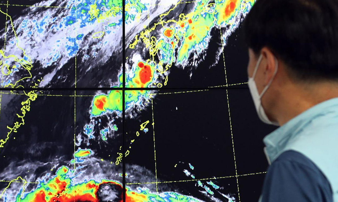 إلغاء رحلات جوية وتوقف بعض المصانع باليابان بسبب الإعصار هينامور