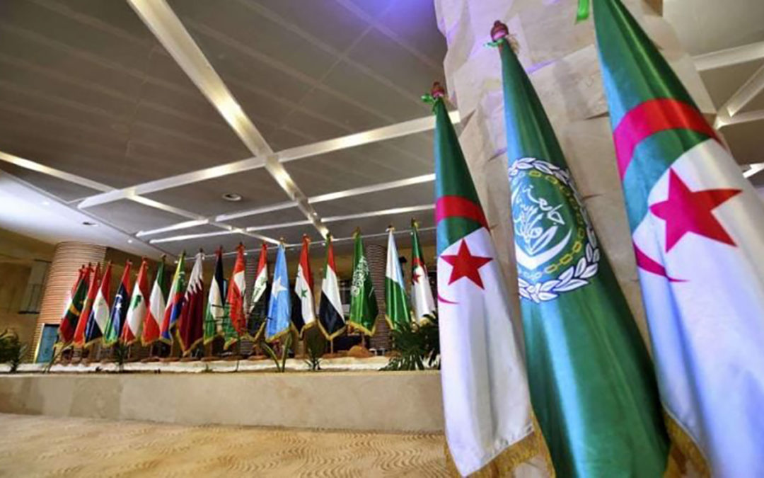 حضور ثلثي القادة العرب في قمة الجزائر واستمرار تجميد مقعد سوريا