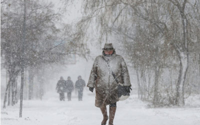 إجلاء أكثر من 50 شخصا تقطعت بهم السبل بسبب الثلوج في جنوب روسيا