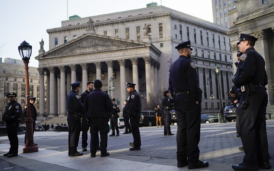 تهديد بوجود قنبلة يغلق محكمة مانهاتن قبل جلسة دعوى ضد ترامب