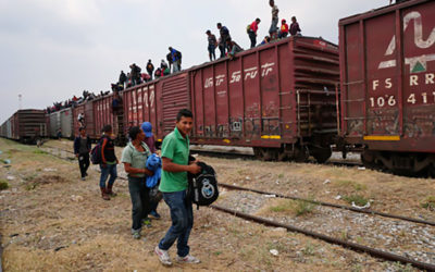 العثور على أكثر من 100 طفل مهاجر في مقطورة مهجورة في المكسيك