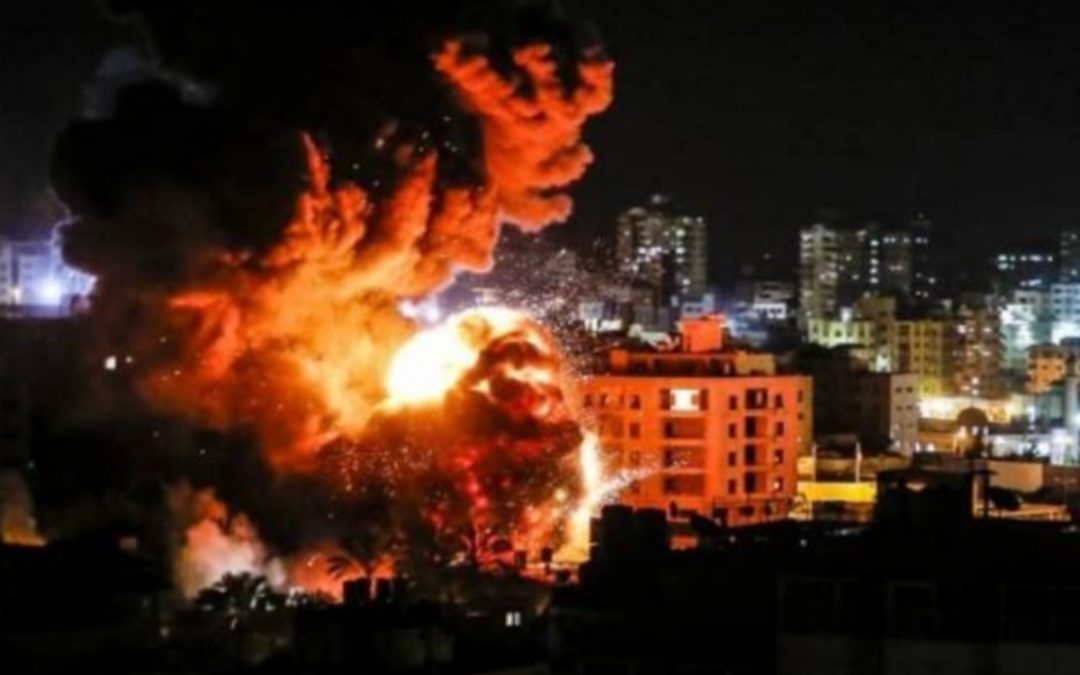 “الجمهورية”: ليل غزة.. غارات غير مسبوقة وإنذارات لاخلاء المستشفيات