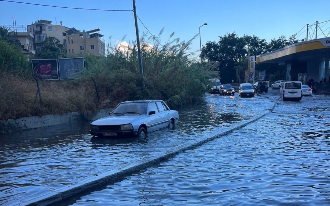 أمطار غزيرة.. غرق طرقات وزحمة سير خانقة في العديد من المناطق اللبنانية