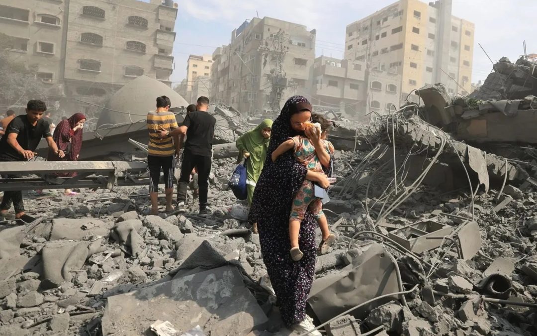 المكتب الإعلامي في غزة: جيش الإحتلال يجبر المدنيين على النزوح من جديد ويرتكب المجازر بحقهم