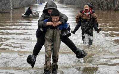 فيضانات روسيا تغمر المزيد من الأراضي والمنازل